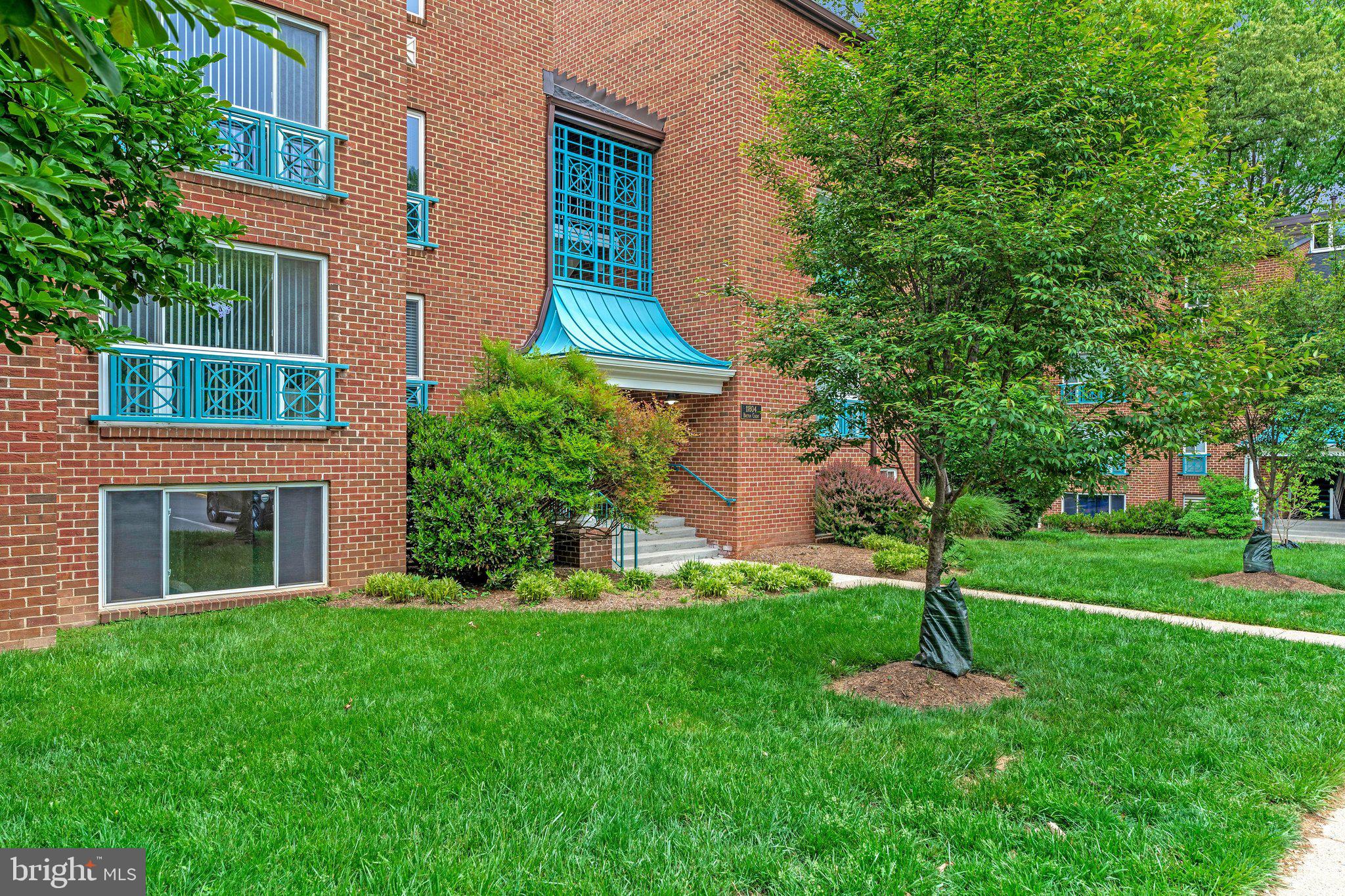 HUNTERS WOODS VILLAGE - Residential