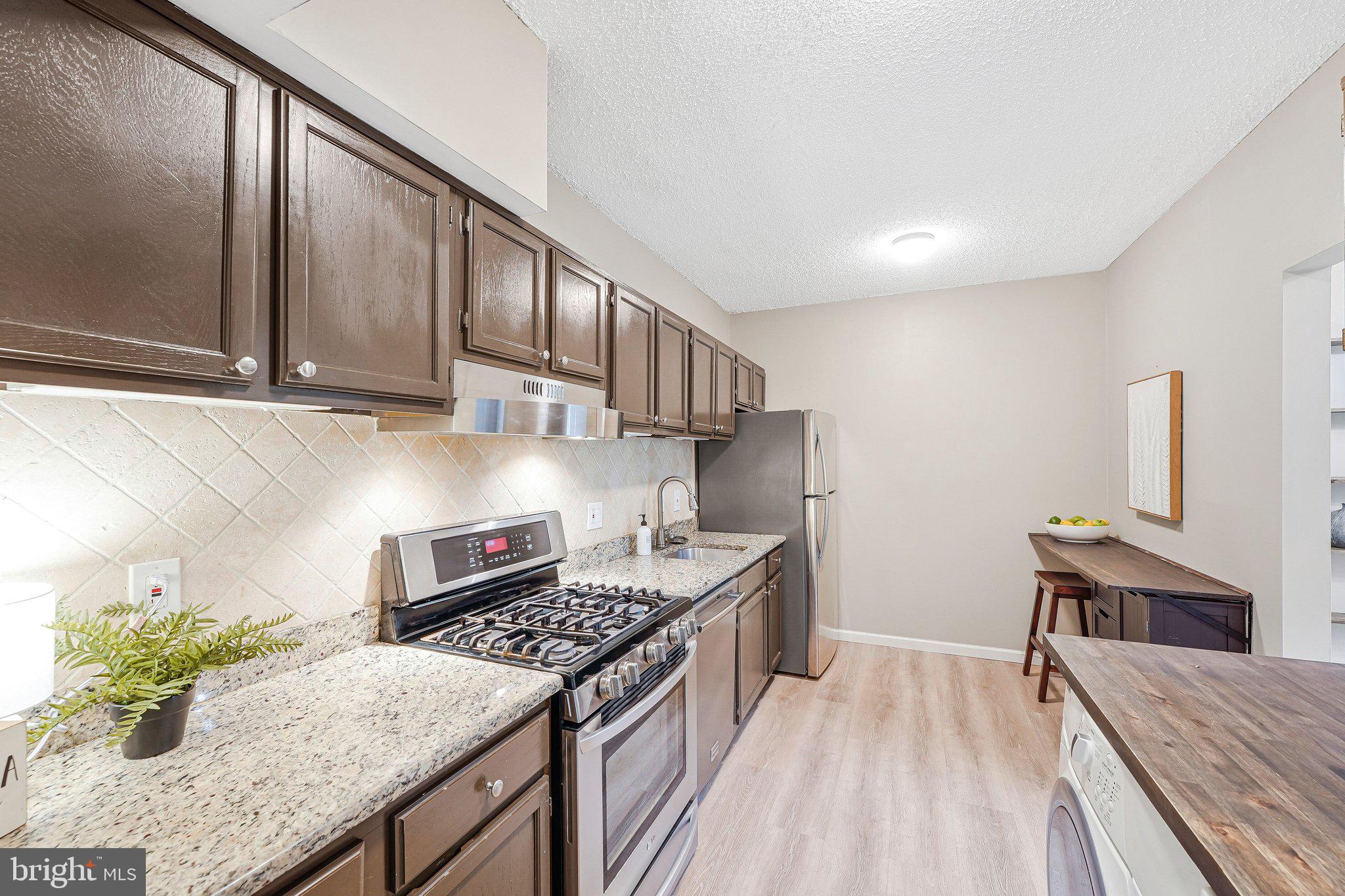 HUNTERS WOODS VILLAGE - Residential