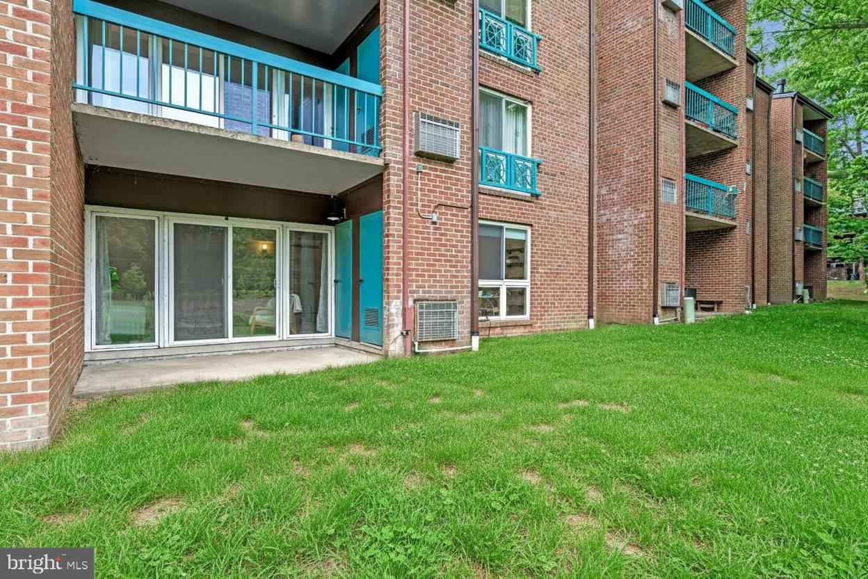 HUNTERS WOODS VILLAGE - Residential