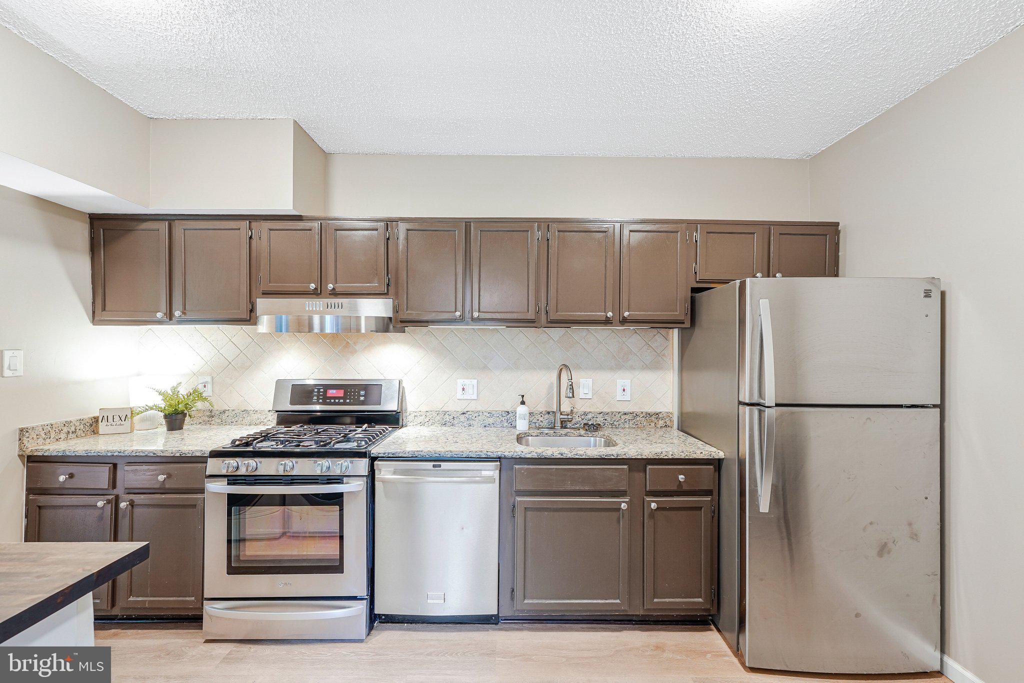 HUNTERS WOODS VILLAGE - Residential