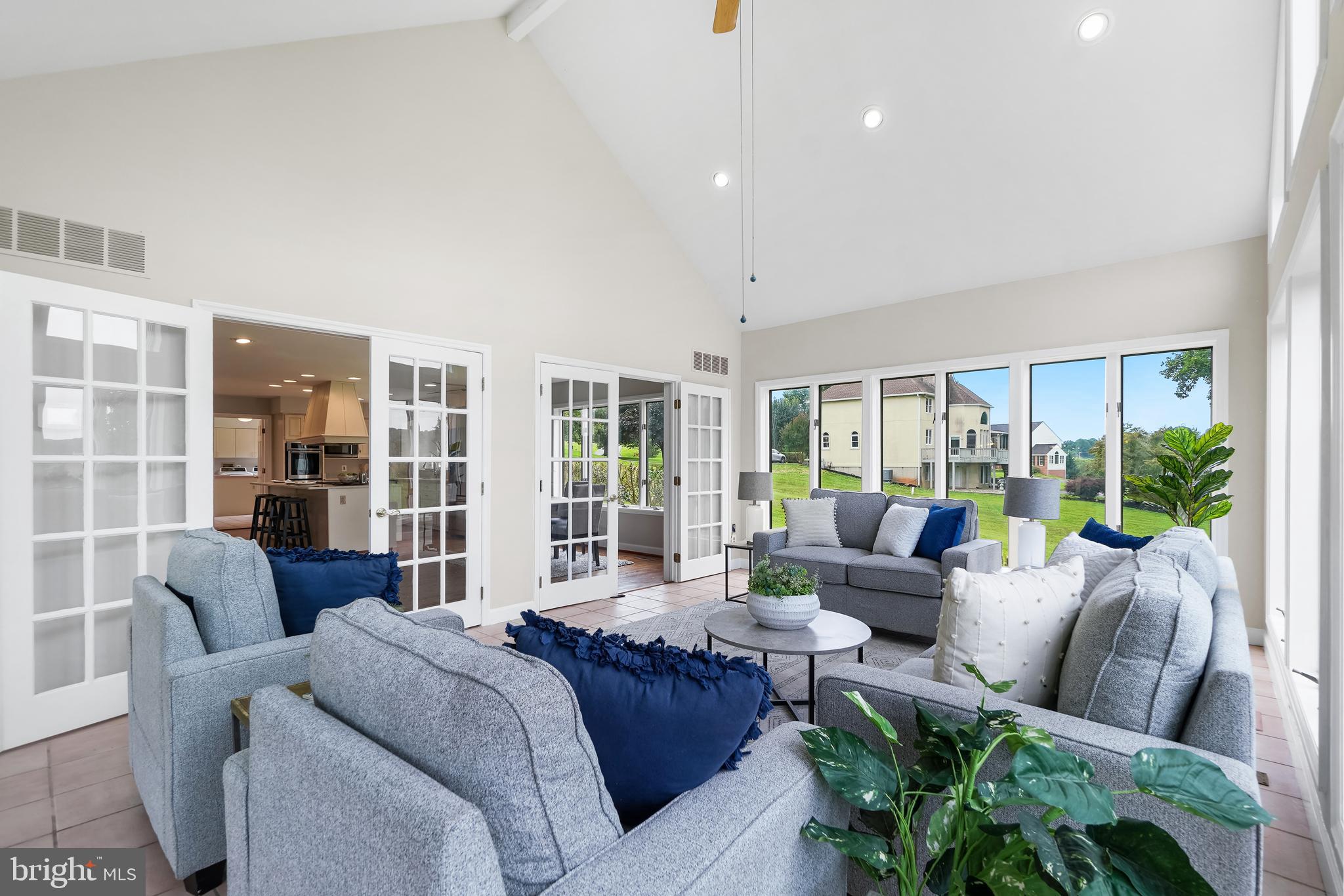 CLARKSVILLE MANOR - Residential