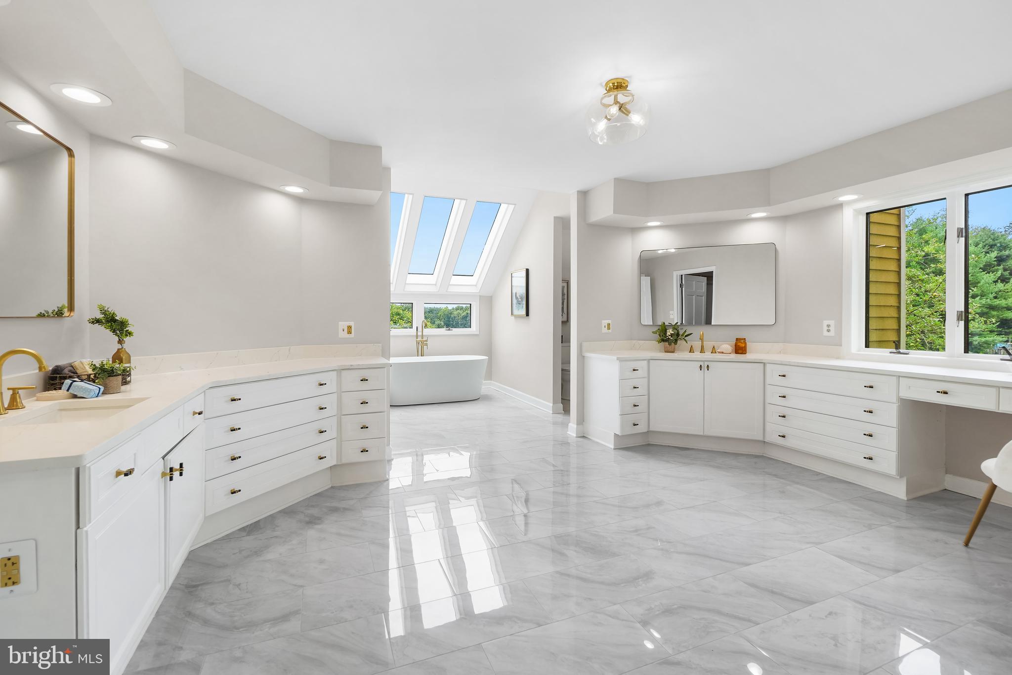 CLARKSVILLE MANOR - Residential