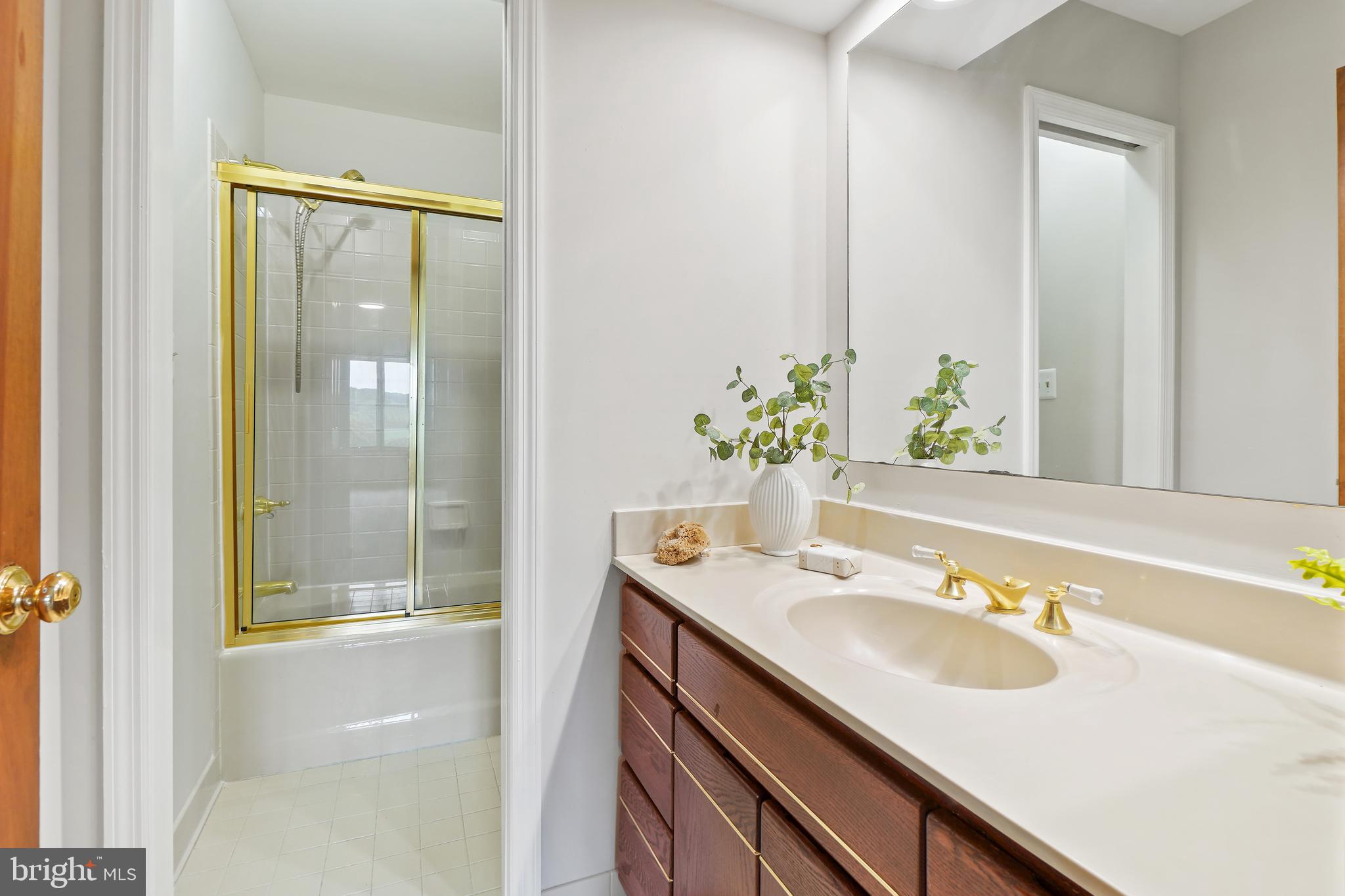 CLARKSVILLE MANOR - Residential