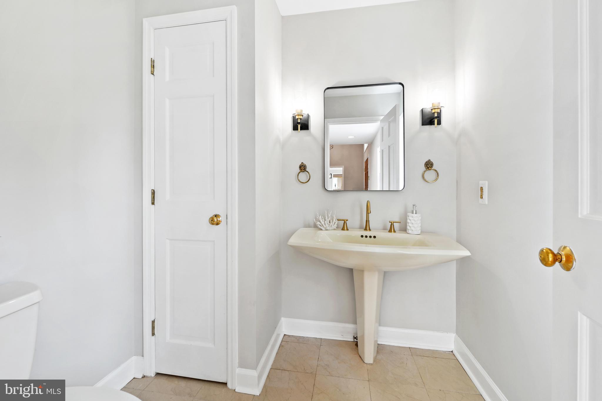 CLARKSVILLE MANOR - Residential