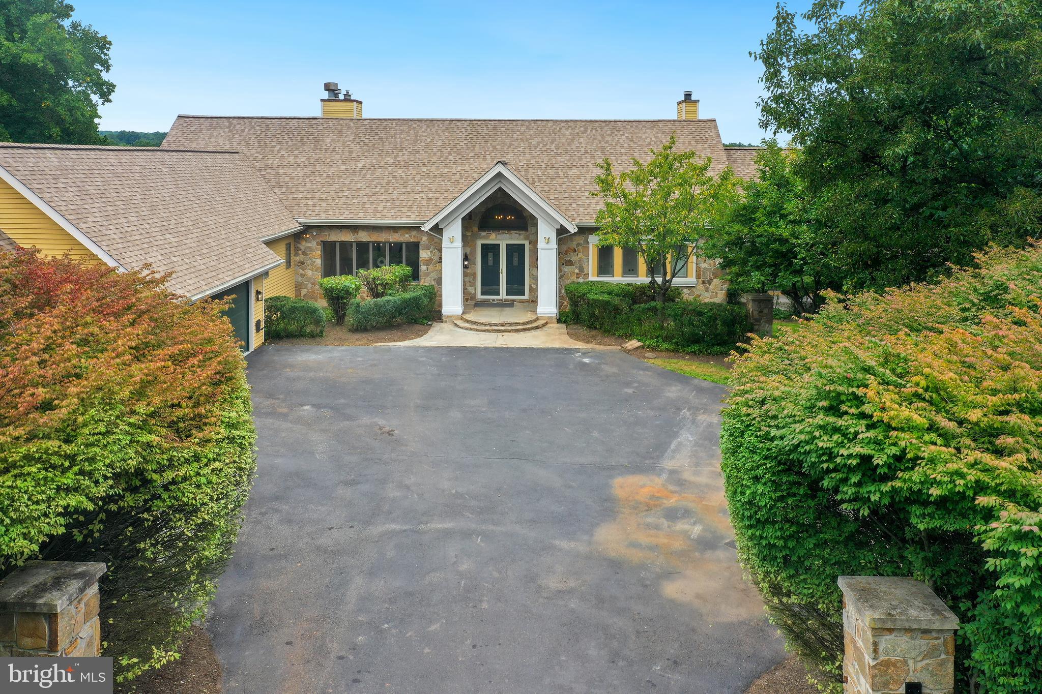 CLARKSVILLE MANOR - Residential