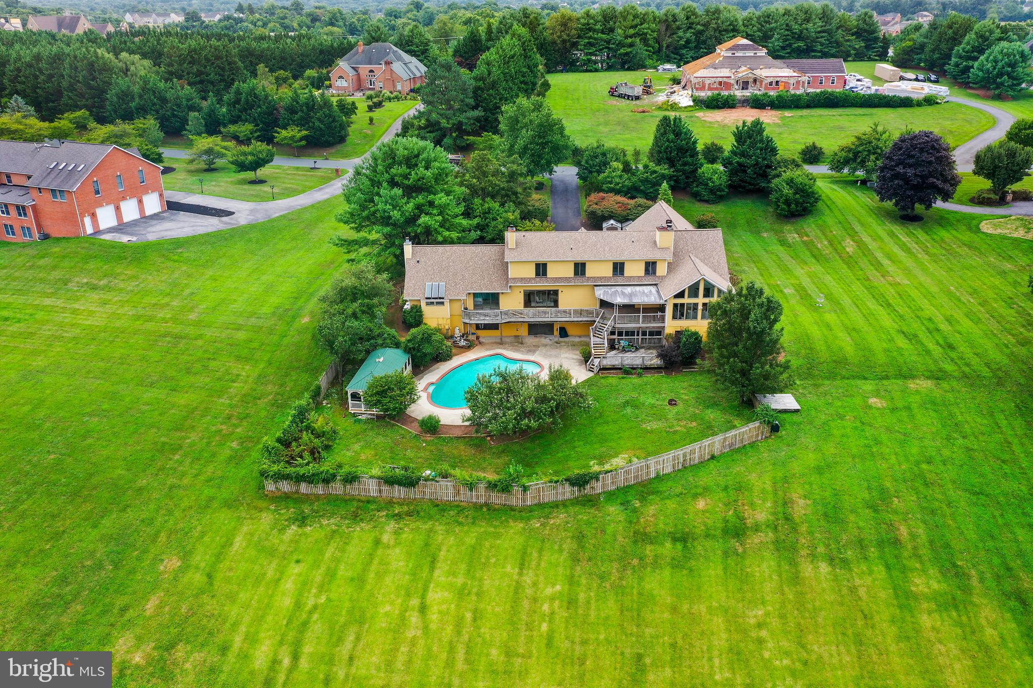 CLARKSVILLE MANOR - Residential