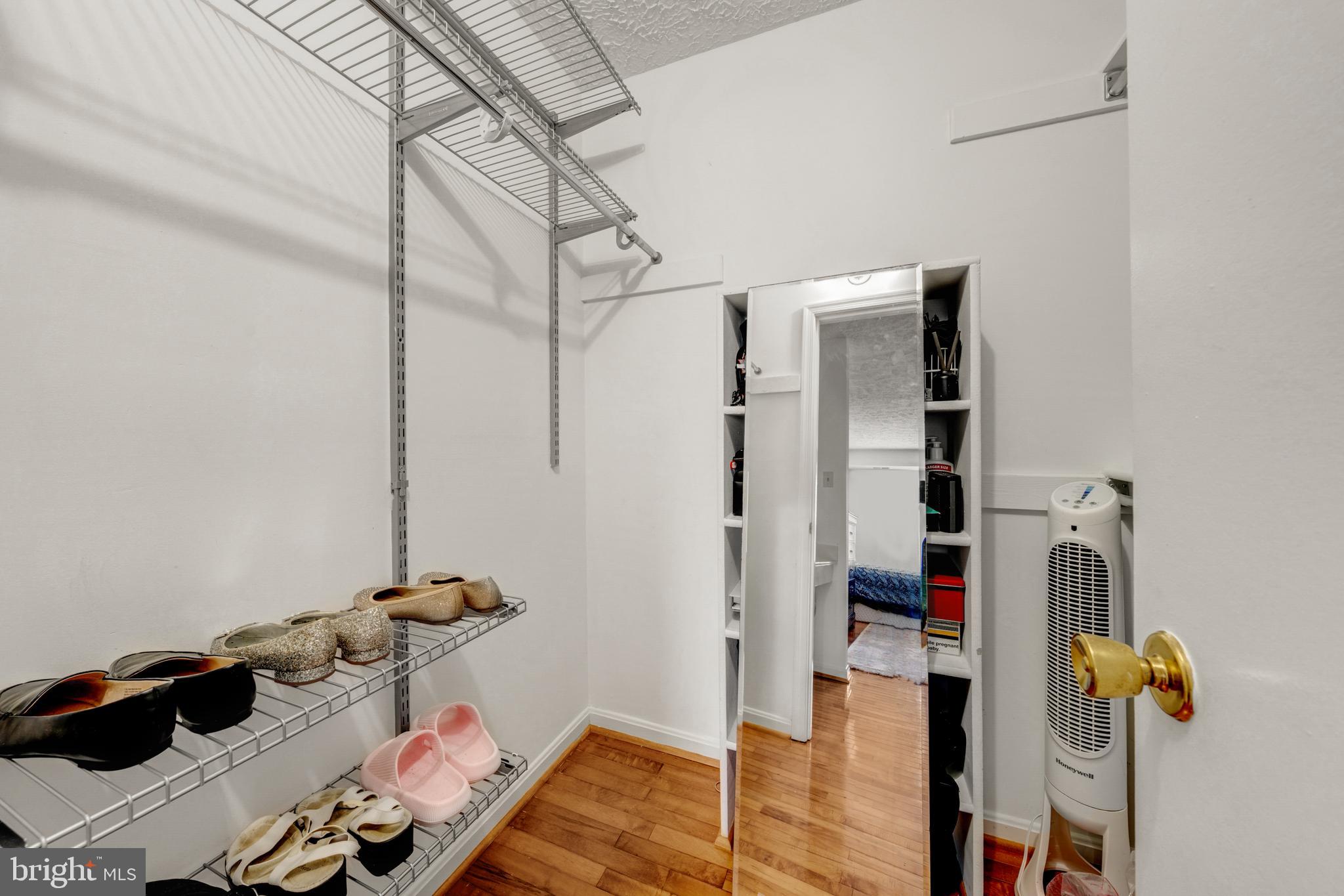 THE OAKTON - Residential