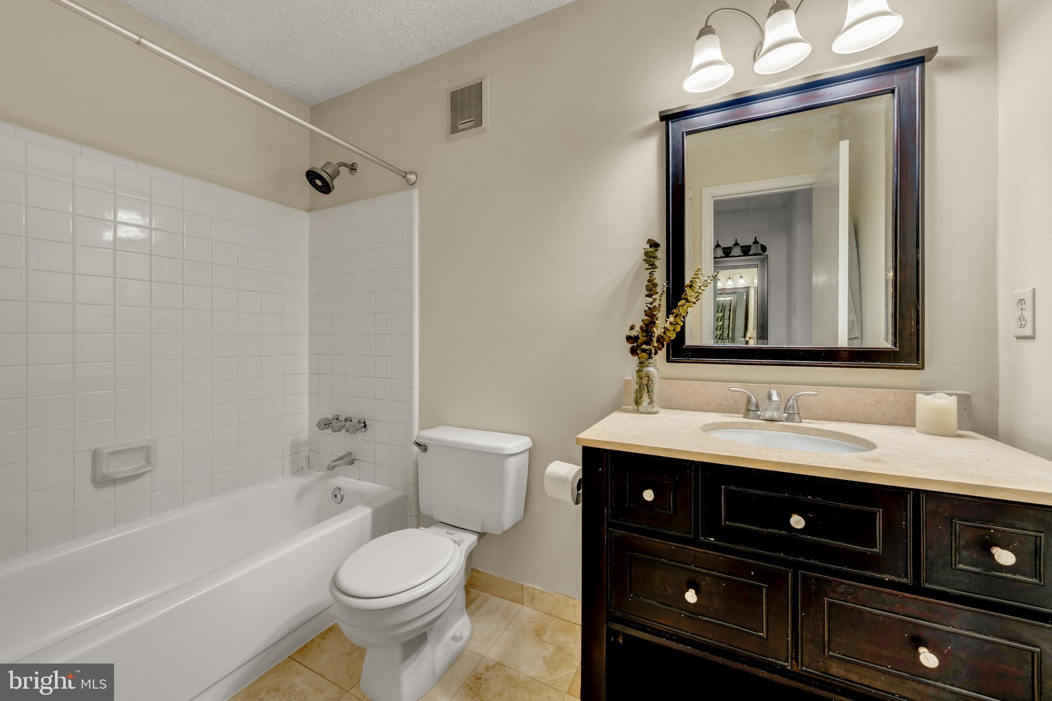 THE OAKTON - Residential