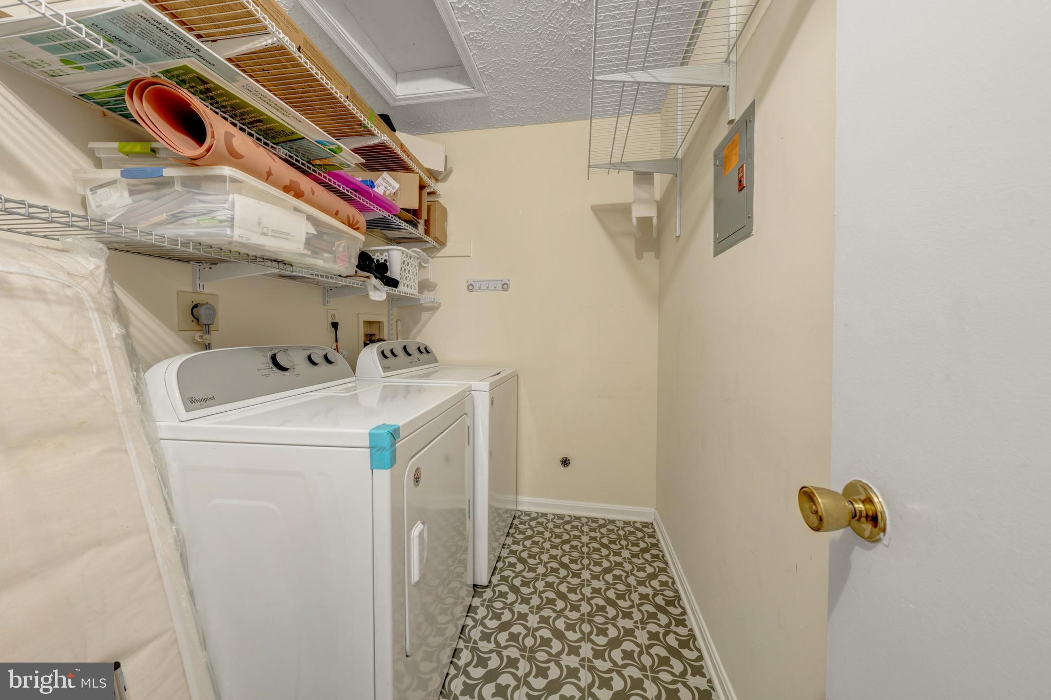 THE OAKTON - Residential