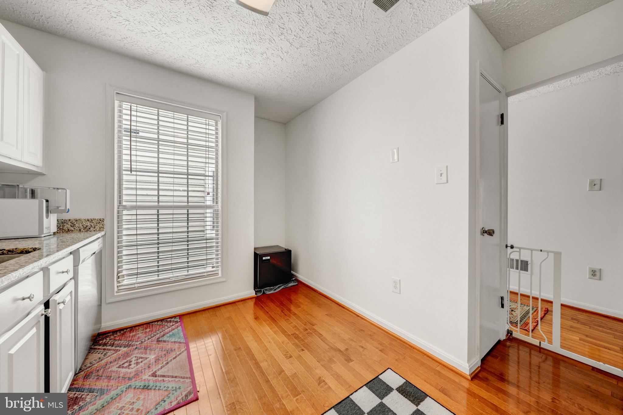 THE OAKTON - Residential