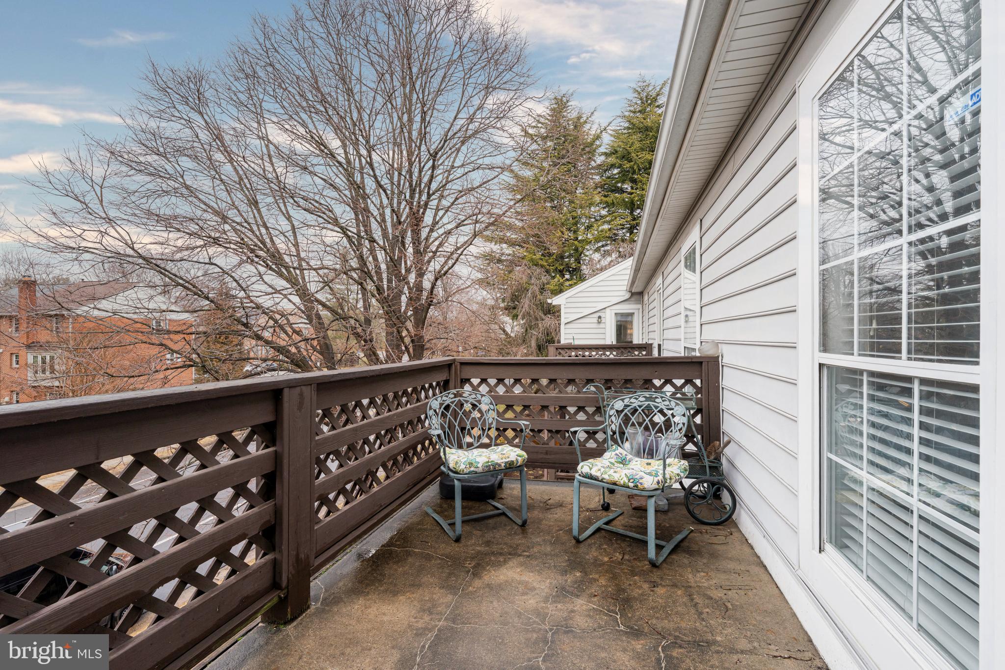 THE OAKTON - Residential