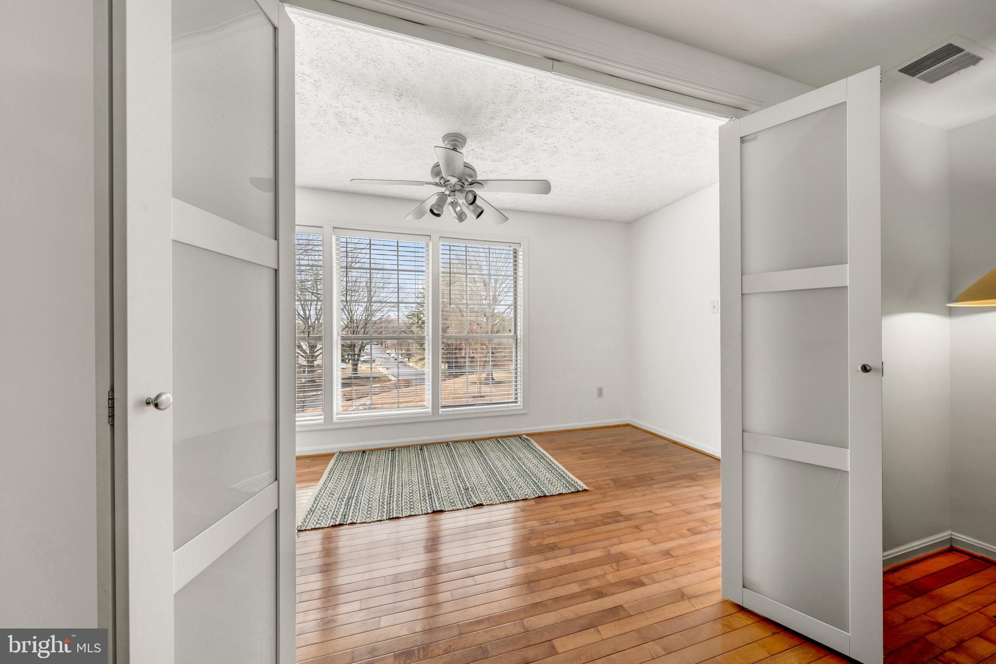 THE OAKTON - Residential