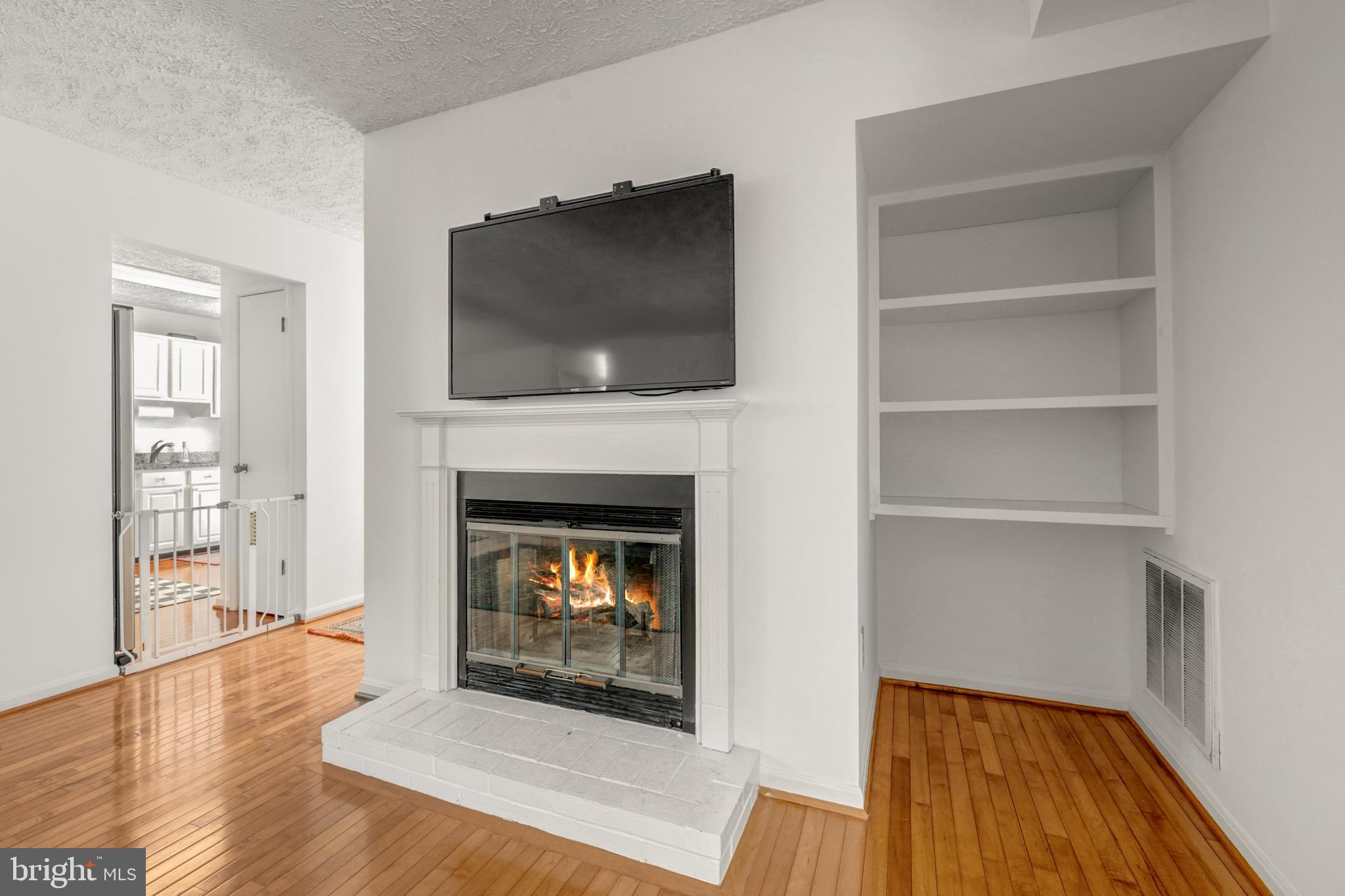 THE OAKTON - Residential