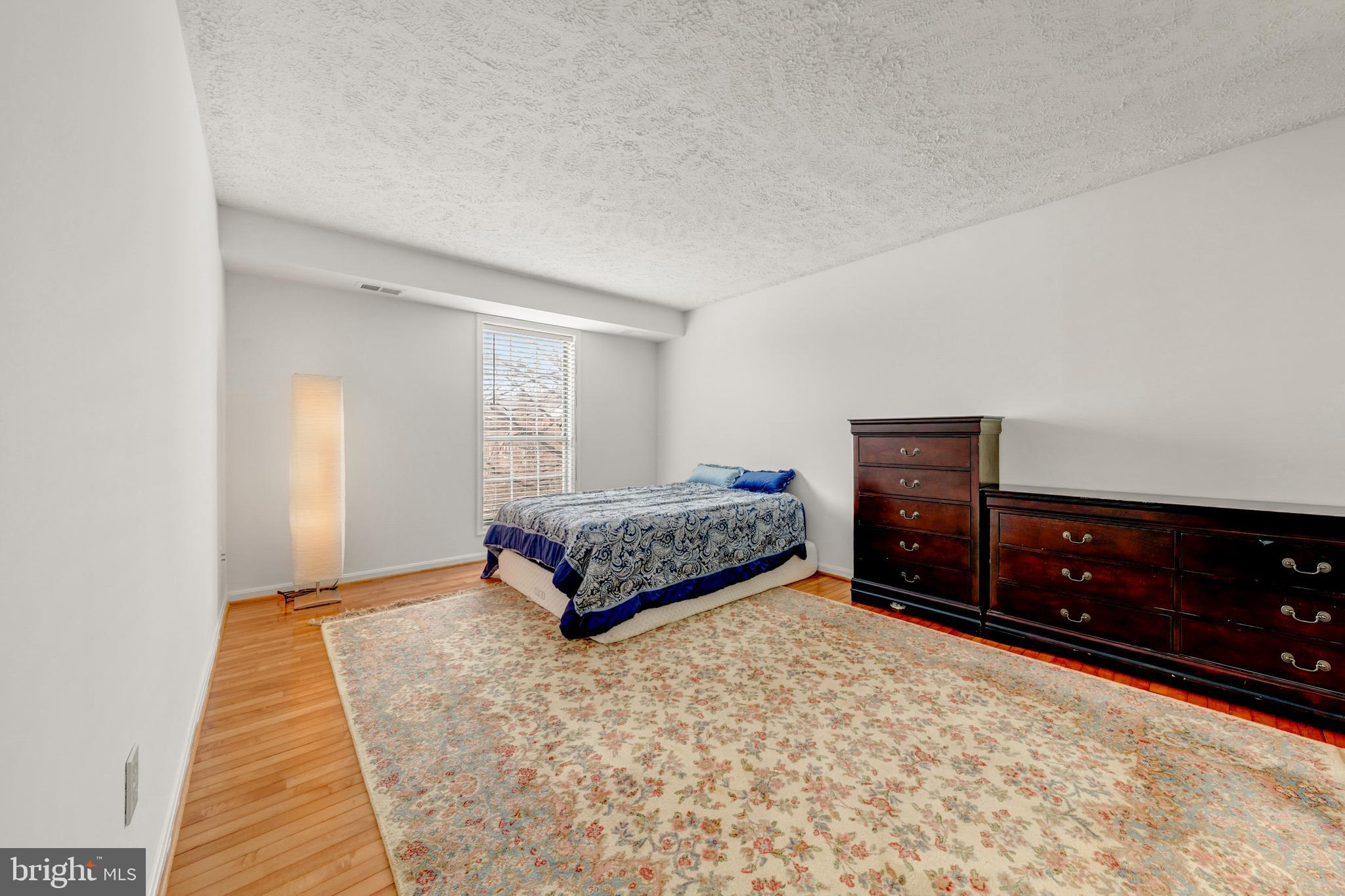 THE OAKTON - Residential