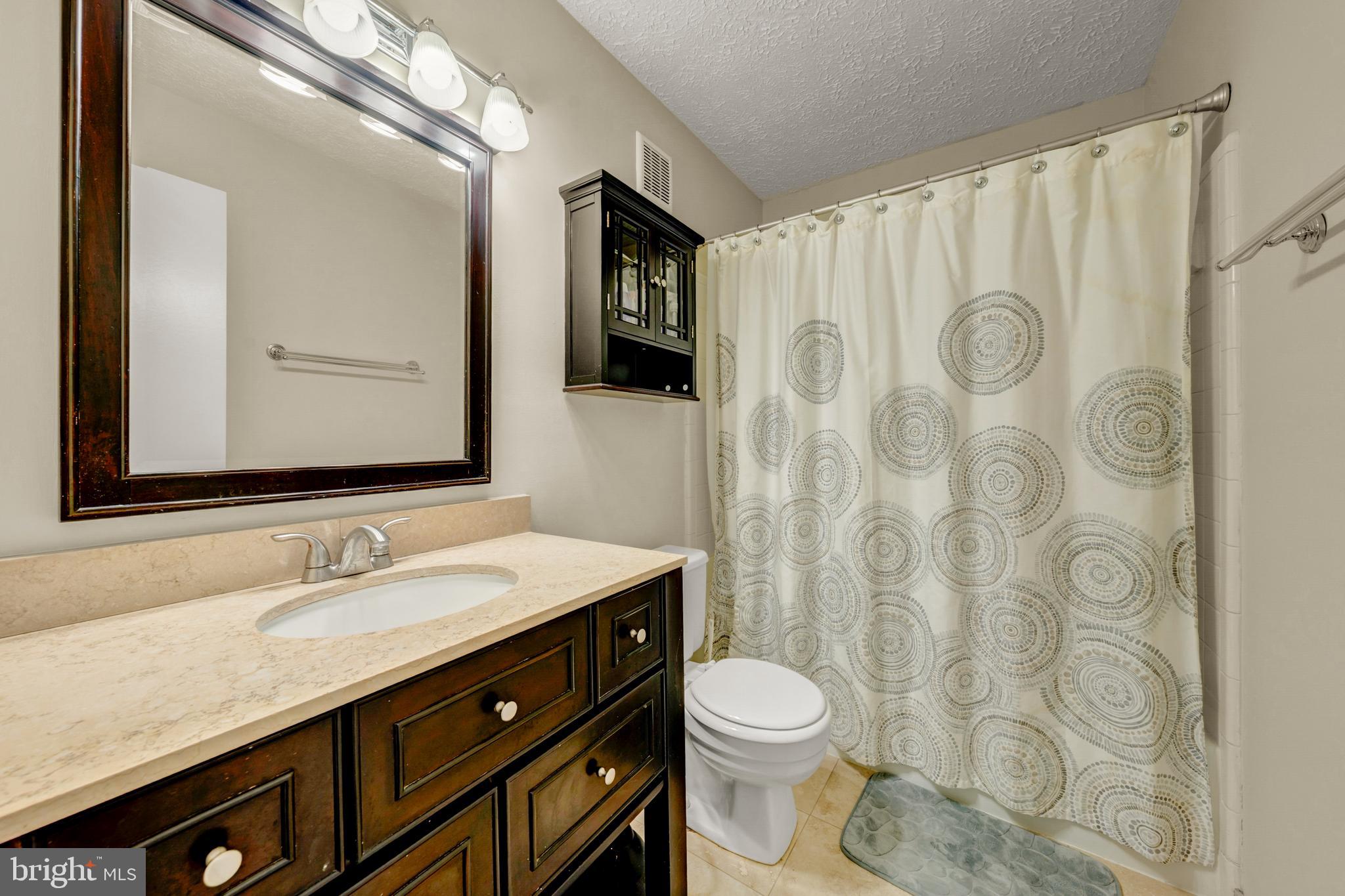 THE OAKTON - Residential