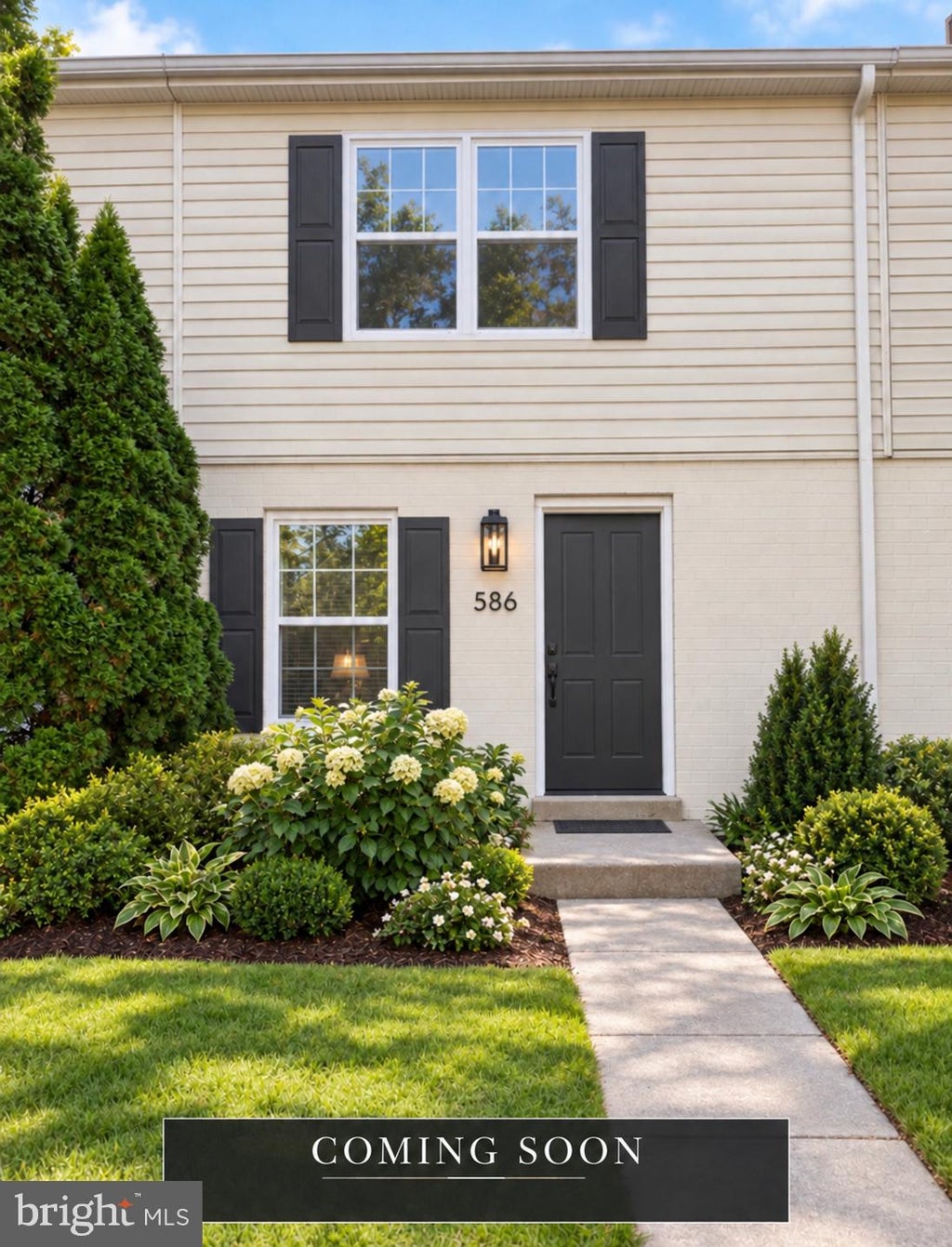 Photo of 586 Cotswold Court, FREDERICK, MD 21703 (MLS # MDFR2091102)