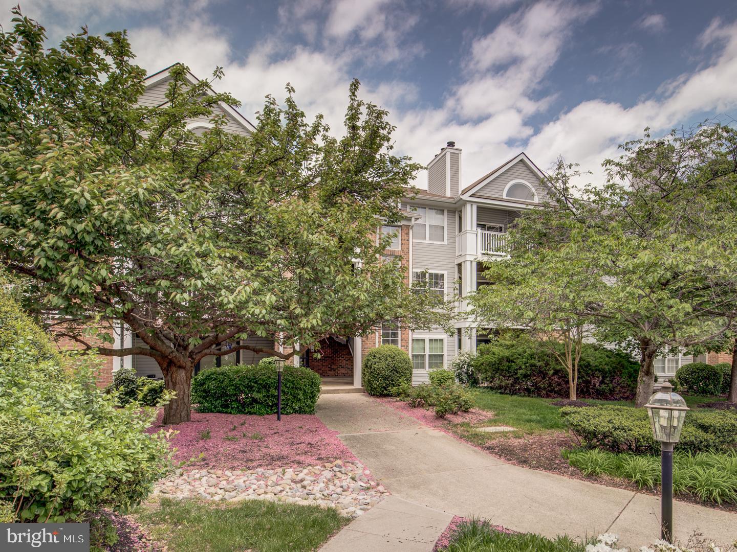 STRATFORD PLACE AT KINGS - Residential