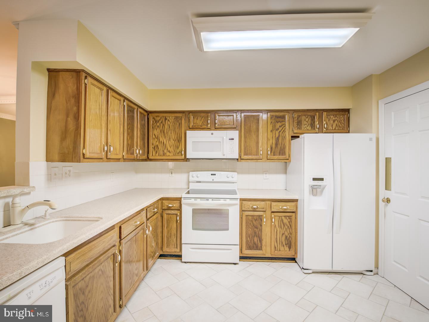 STRATFORD PLACE AT KINGS - Residential