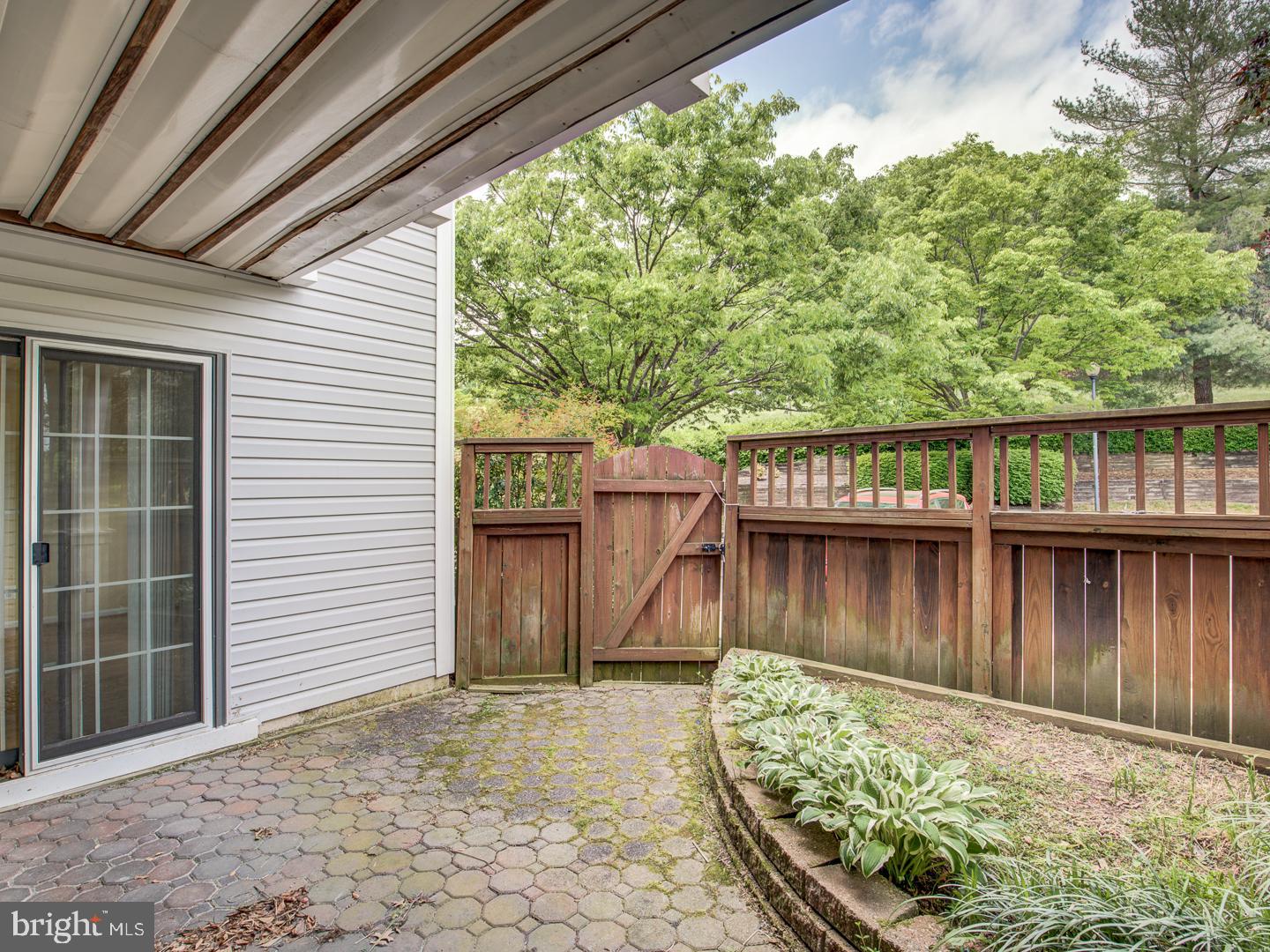 STRATFORD PLACE AT KINGS - Residential