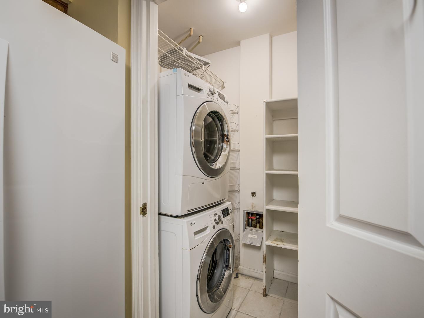 STRATFORD PLACE AT KINGS - Residential