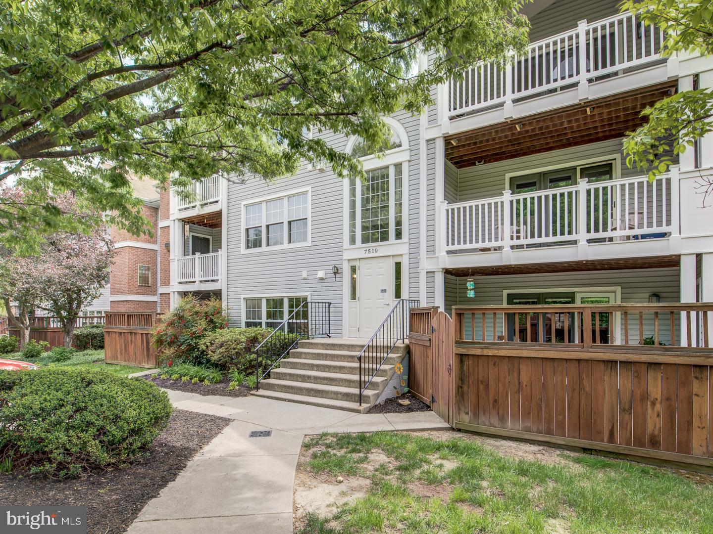 STRATFORD PLACE AT KINGS - Residential