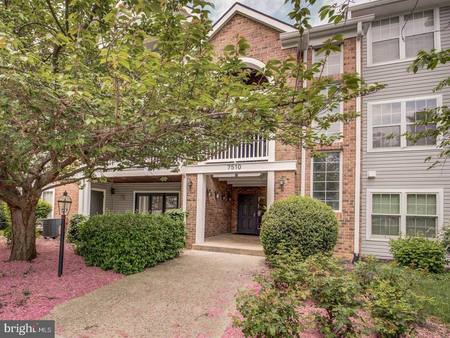 STRATFORD PLACE AT KINGS - Residential