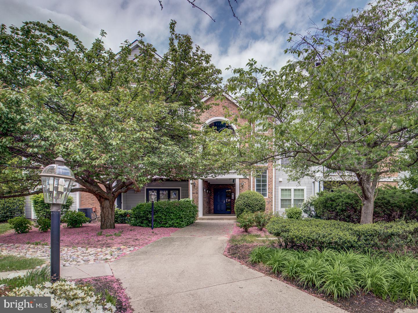 STRATFORD PLACE AT KINGS - Residential