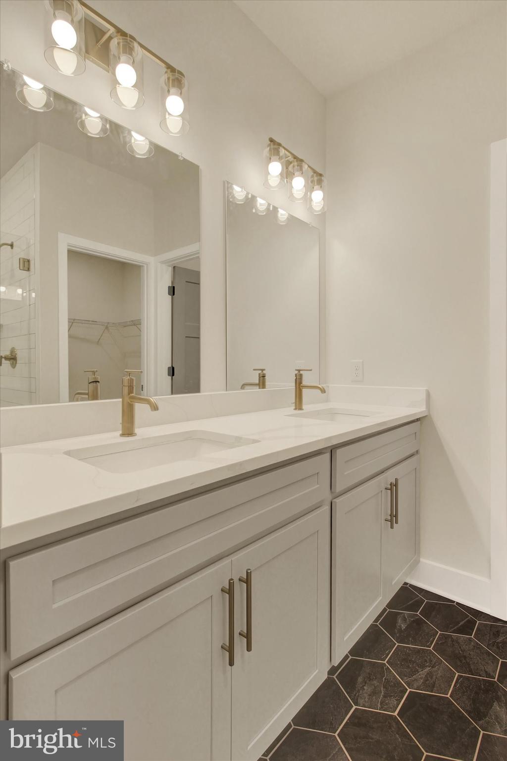 WASHINGTON TWP - Residential