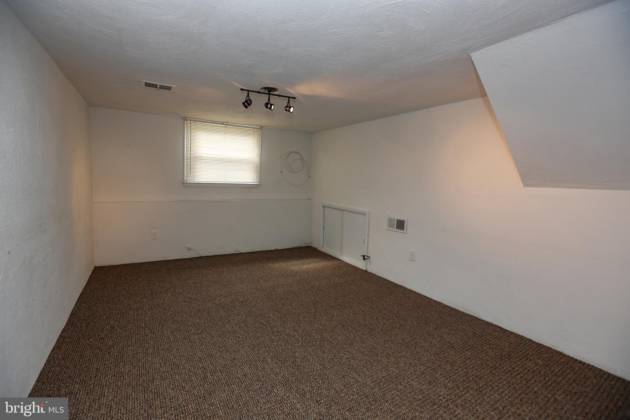 SPRING VALLEY FARM - Residential