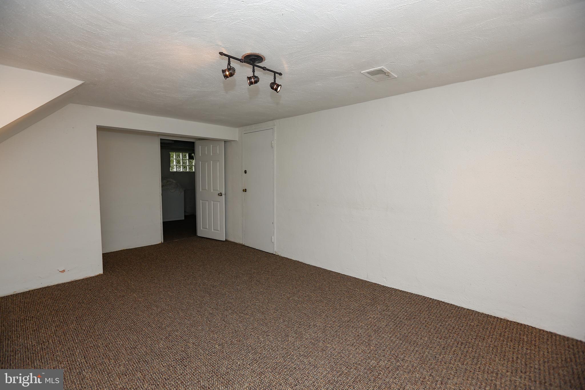 SPRING VALLEY FARM - Residential