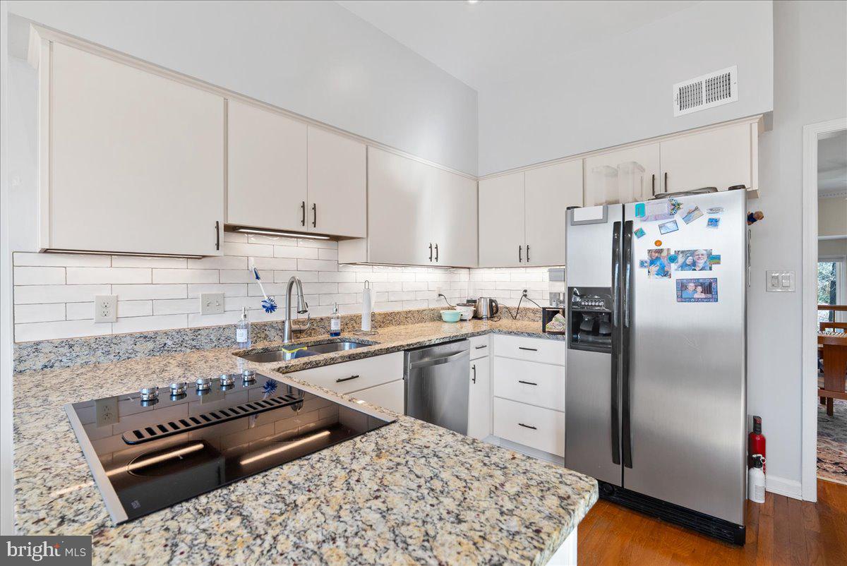 MCLEAN PROVINCE - Residential Lease