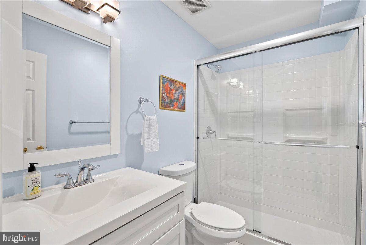 MCLEAN PROVINCE - Residential Lease