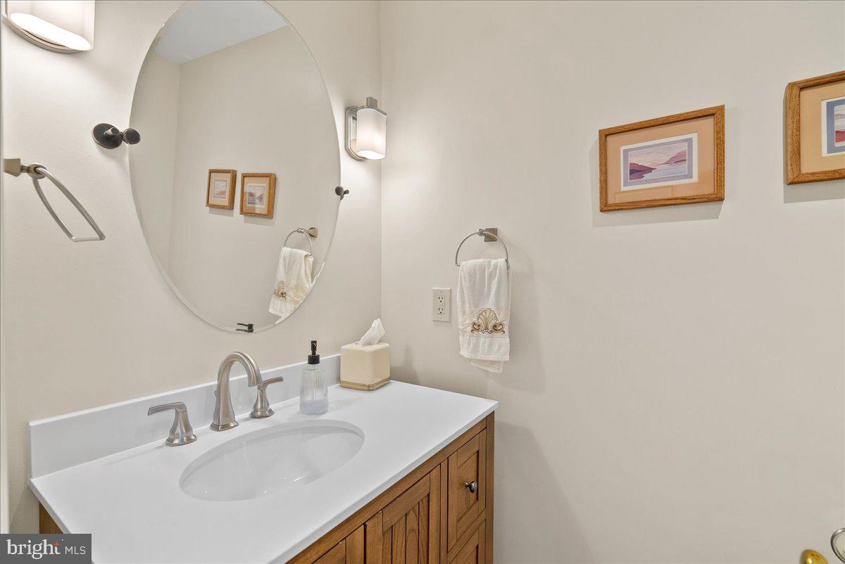 MCLEAN PROVINCE - Residential Lease