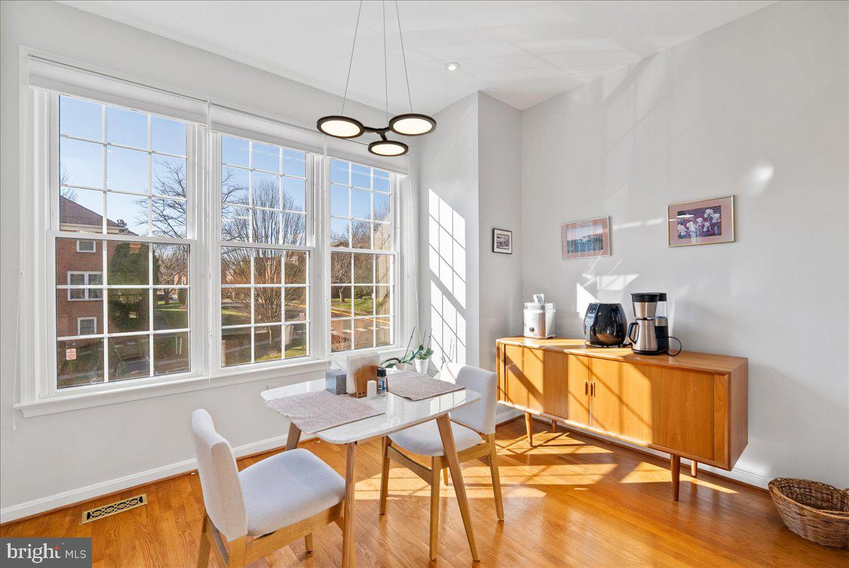 MCLEAN PROVINCE - Residential Lease