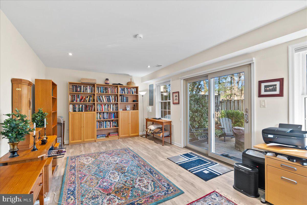 MCLEAN PROVINCE - Residential Lease