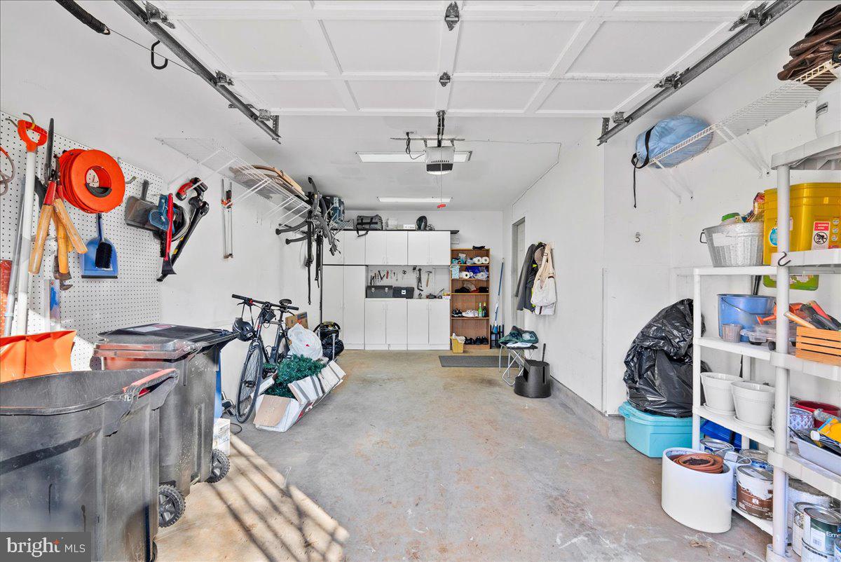 MCLEAN PROVINCE - Residential Lease