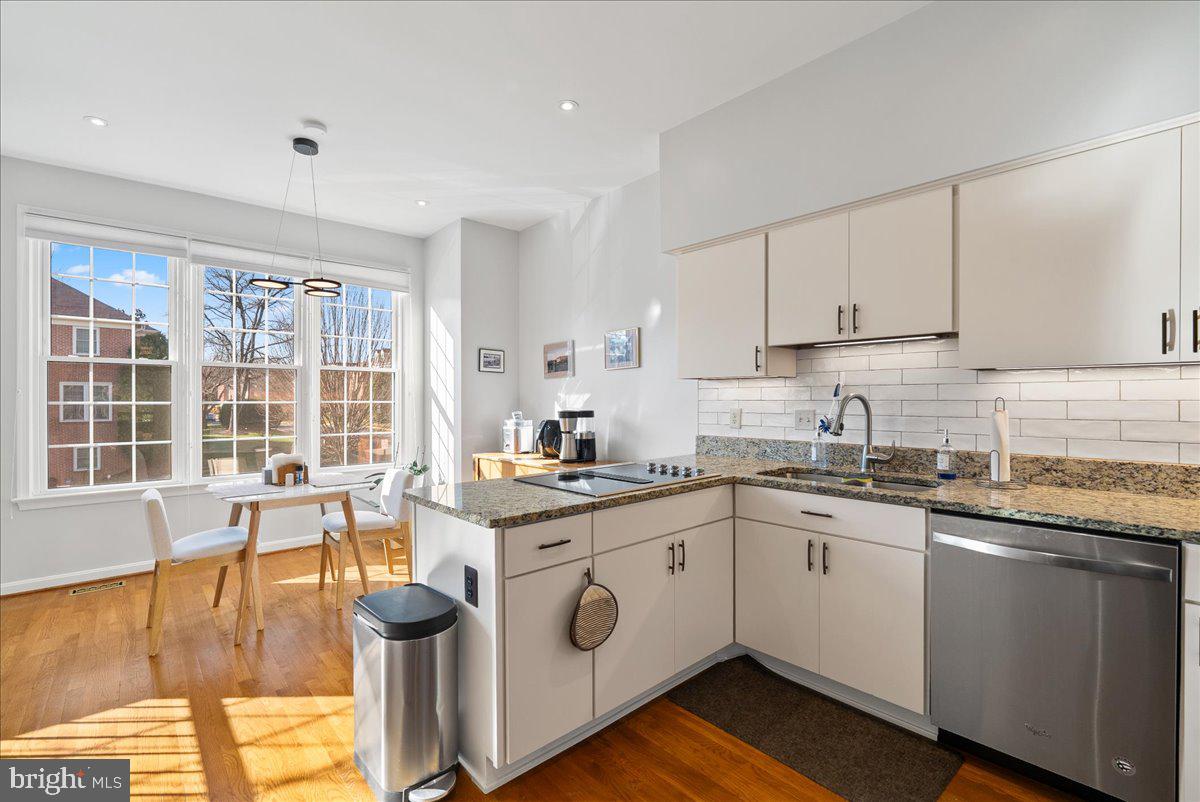 MCLEAN PROVINCE - Residential Lease