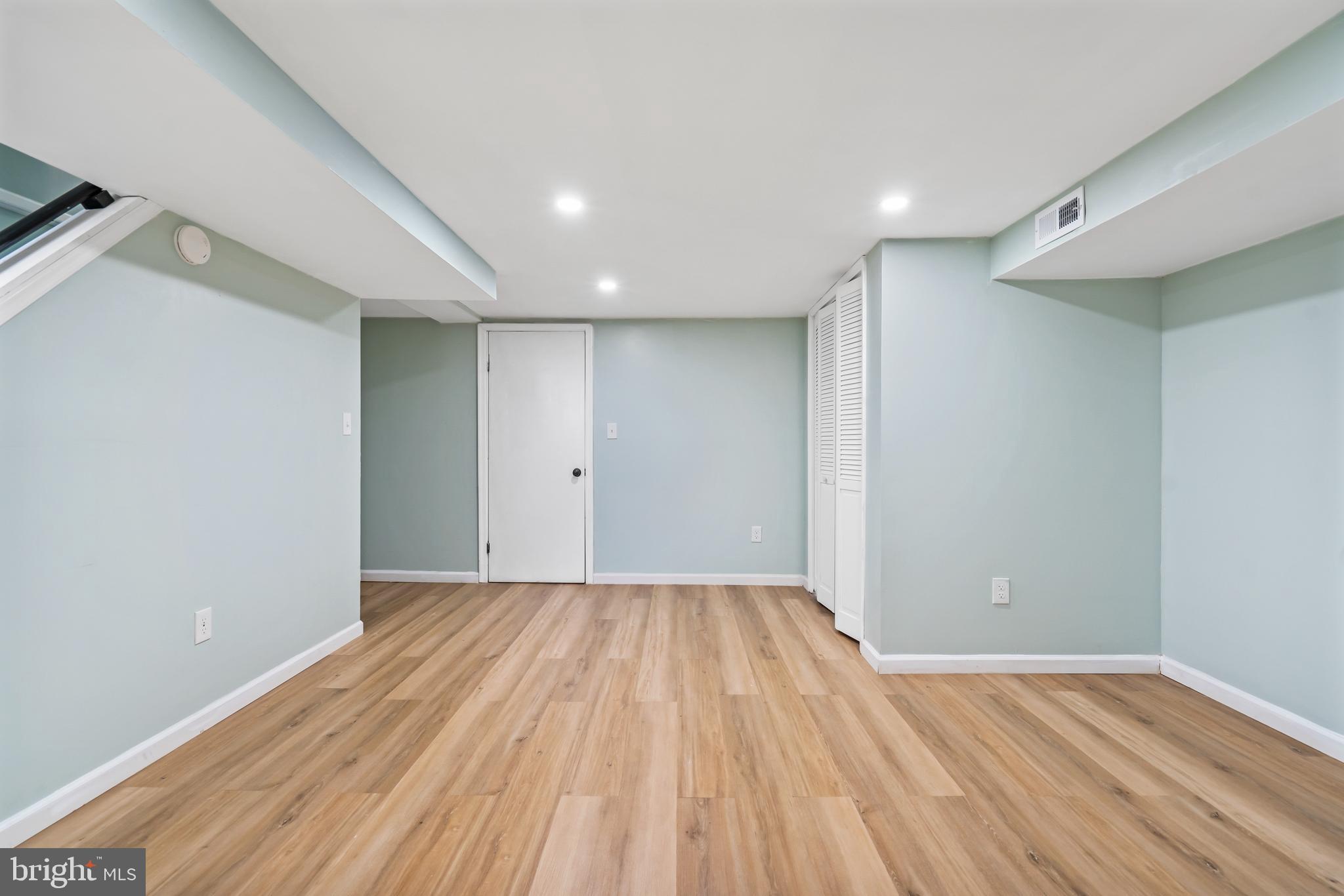 MIDDLESEX - Residential