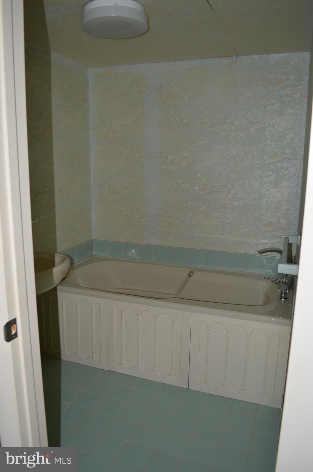 GLEN MILLS - Residential Lease