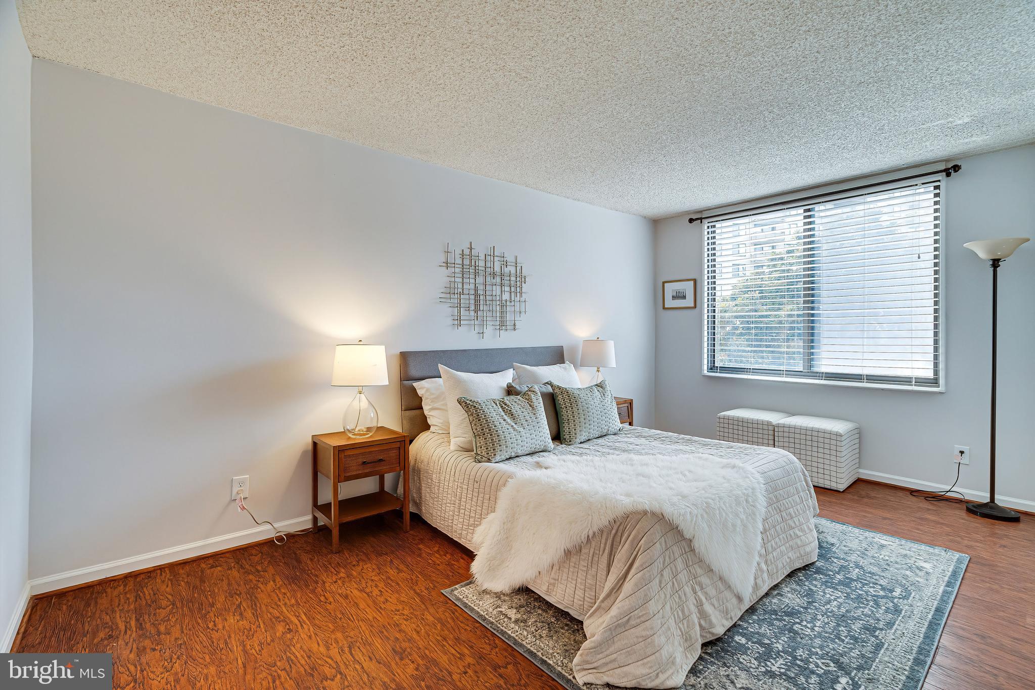 PROMENADE TOWERS - Residential