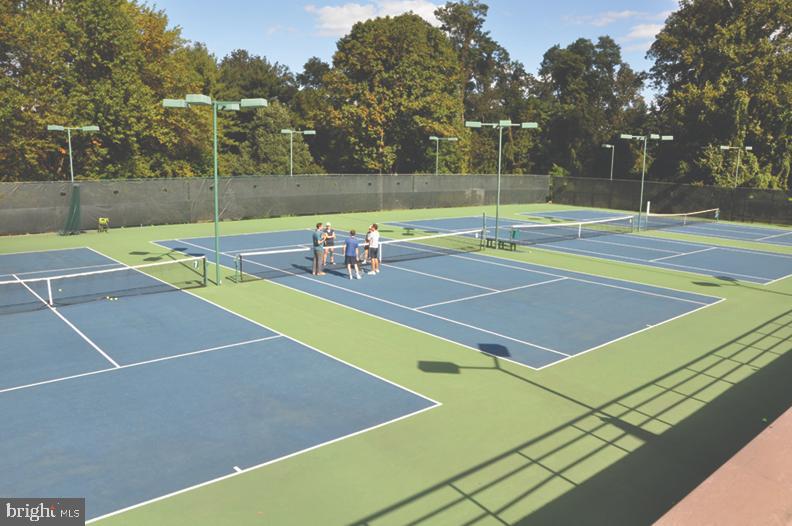 PROMENADE TOWERS - Residential