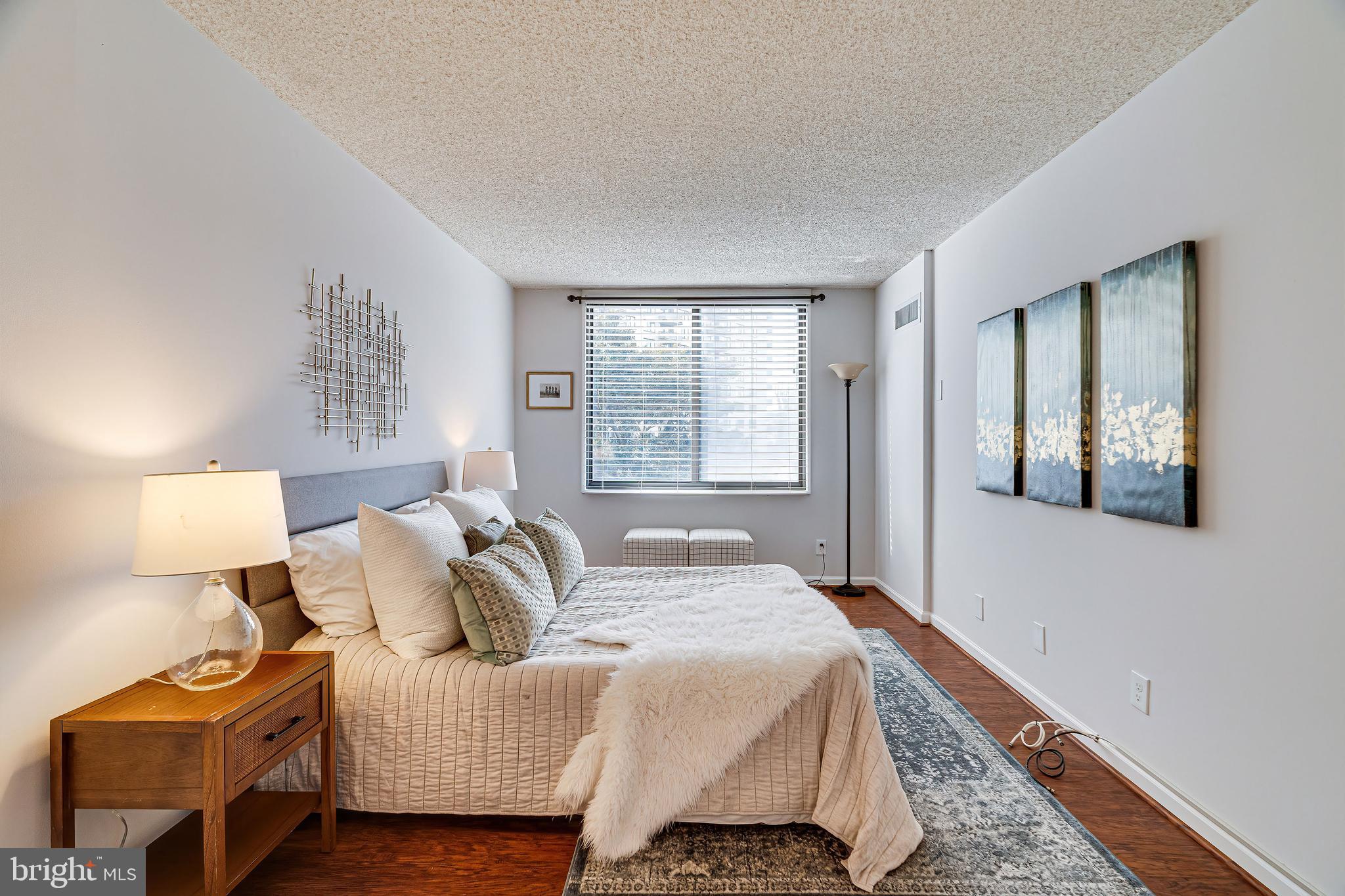 PROMENADE TOWERS - Residential