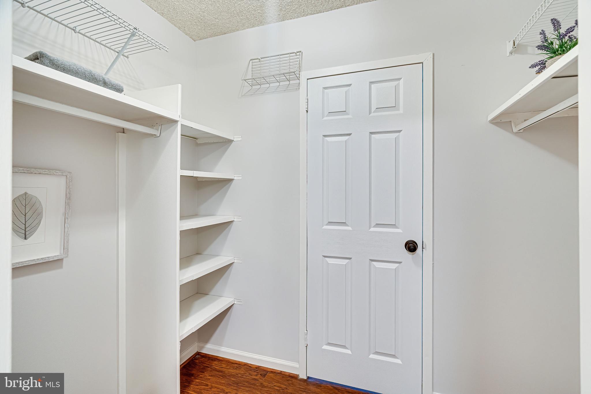 PROMENADE TOWERS - Residential