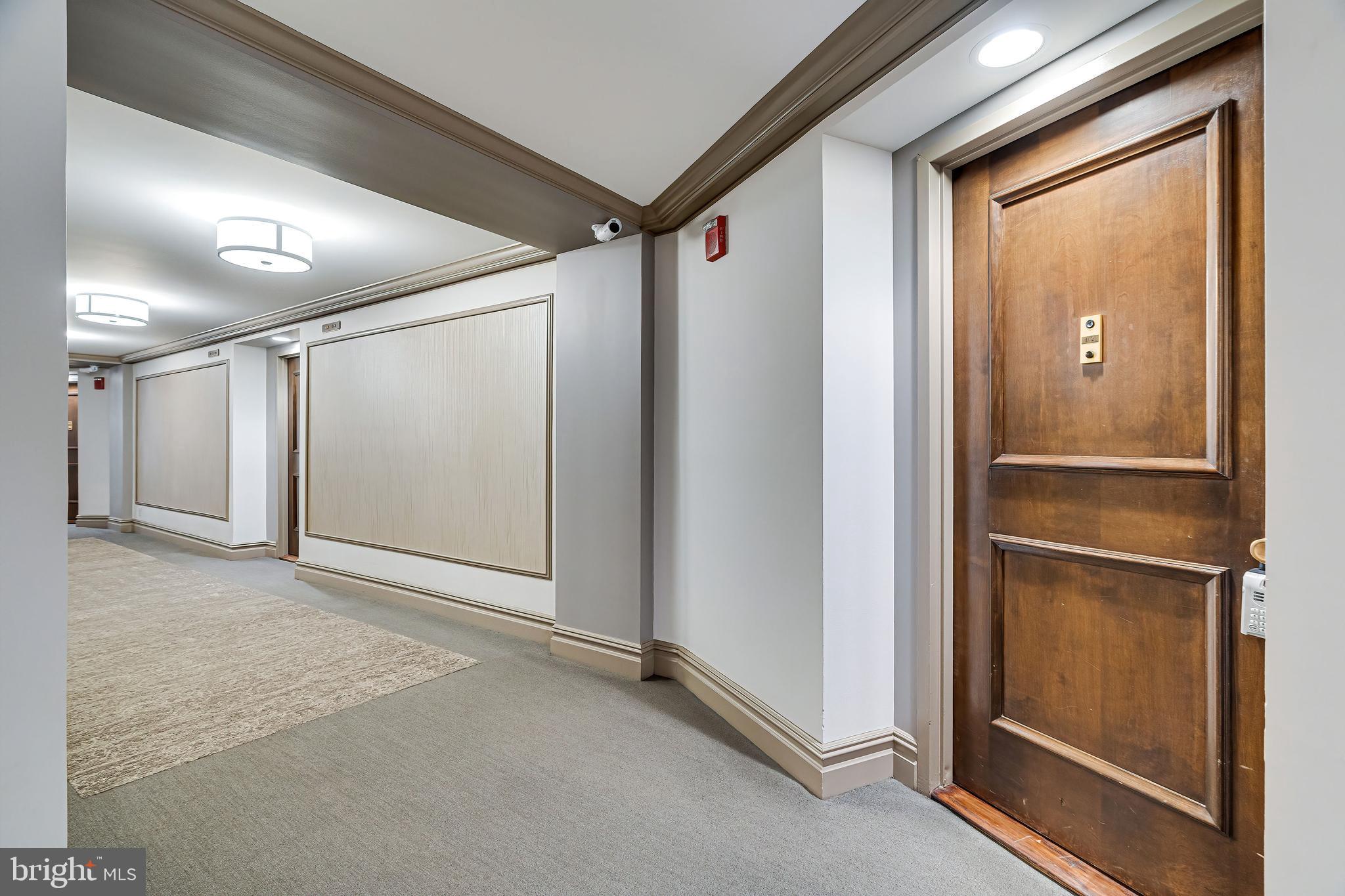 PROMENADE TOWERS - Residential