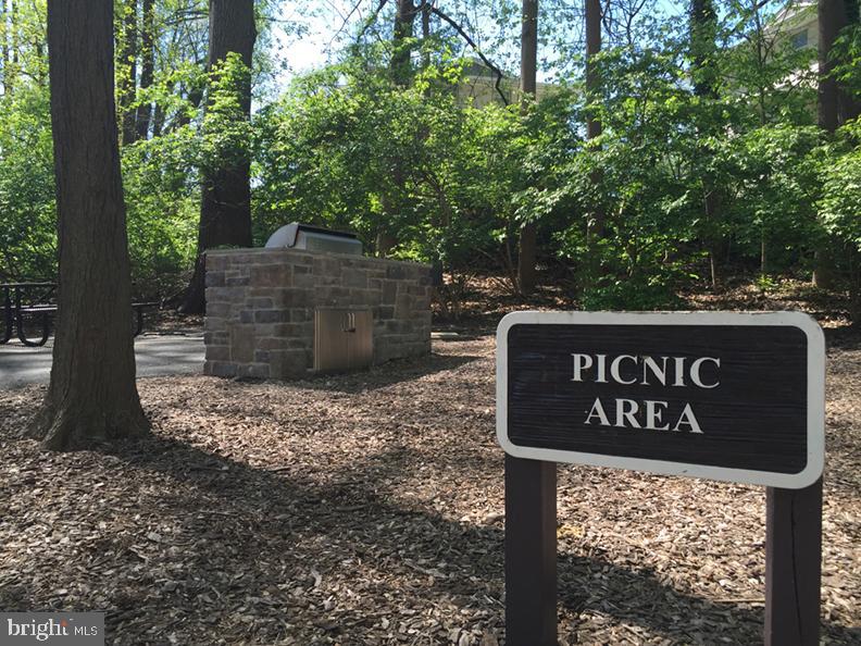 PROMENADE TOWERS - Residential