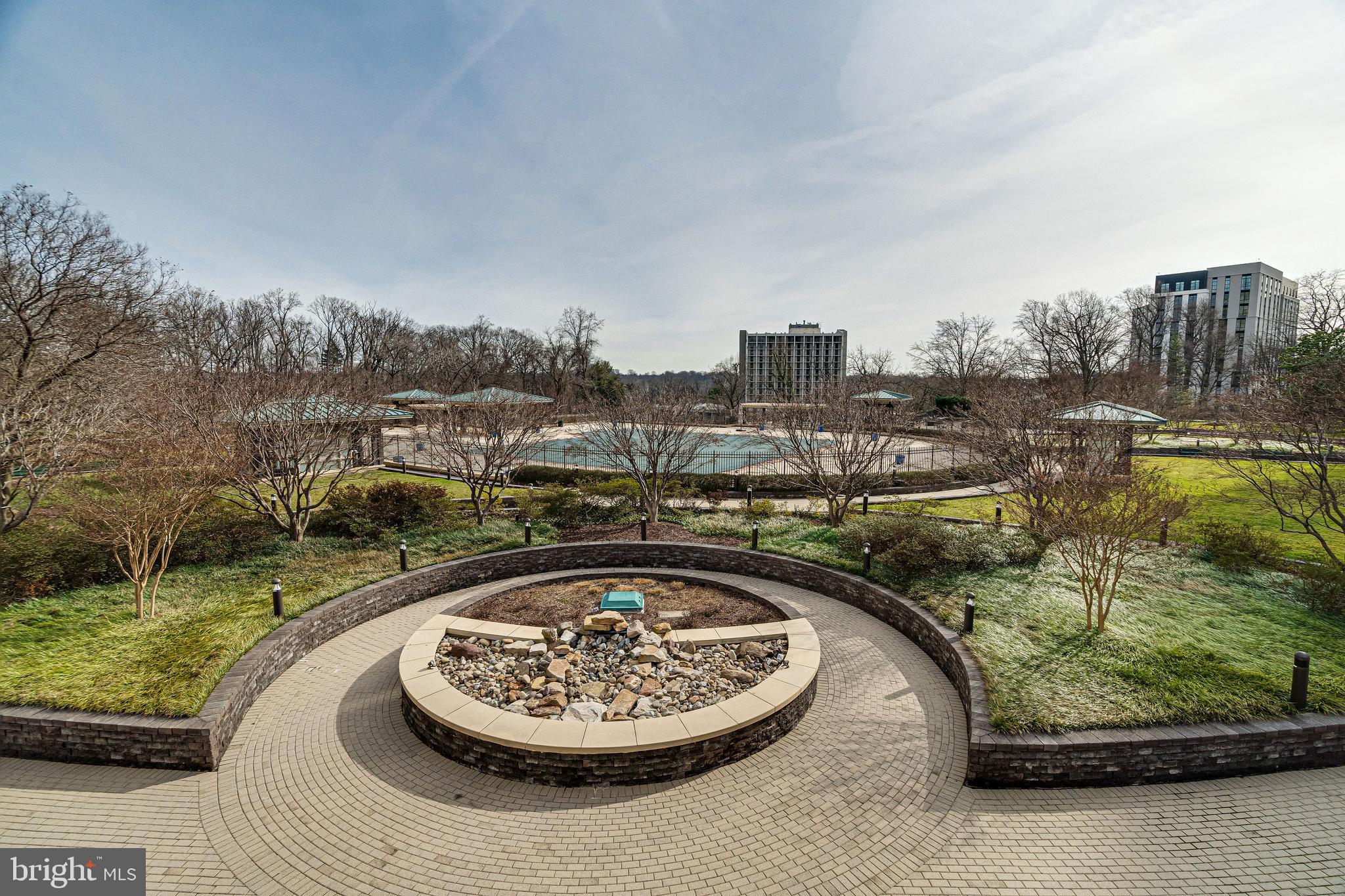 PROMENADE TOWERS - Residential