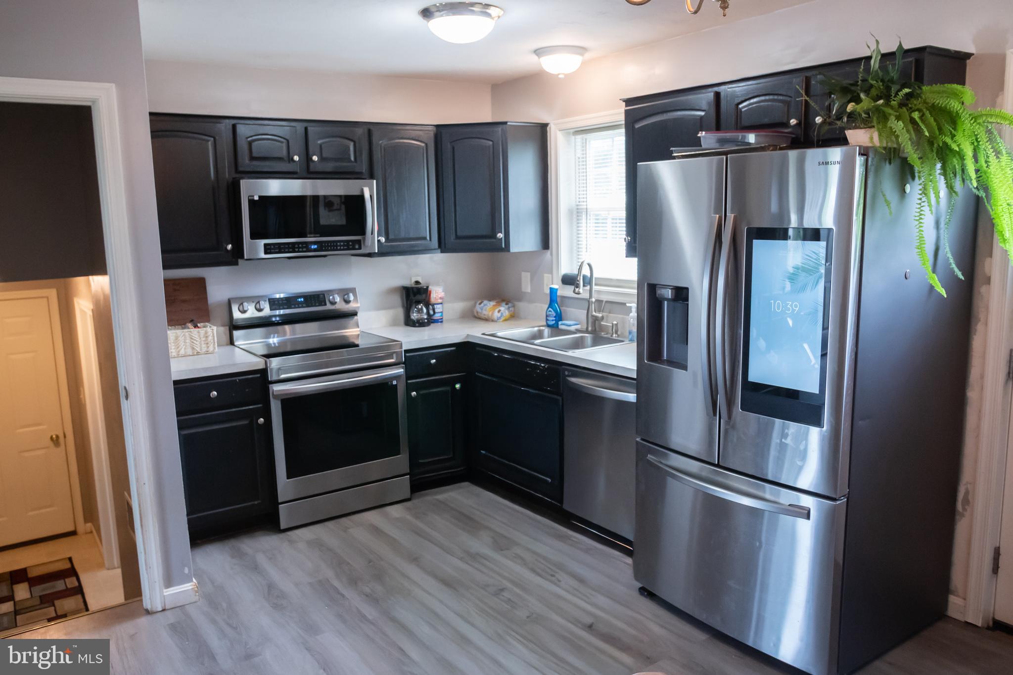 MOUNTAIN SHADOWS - Residential