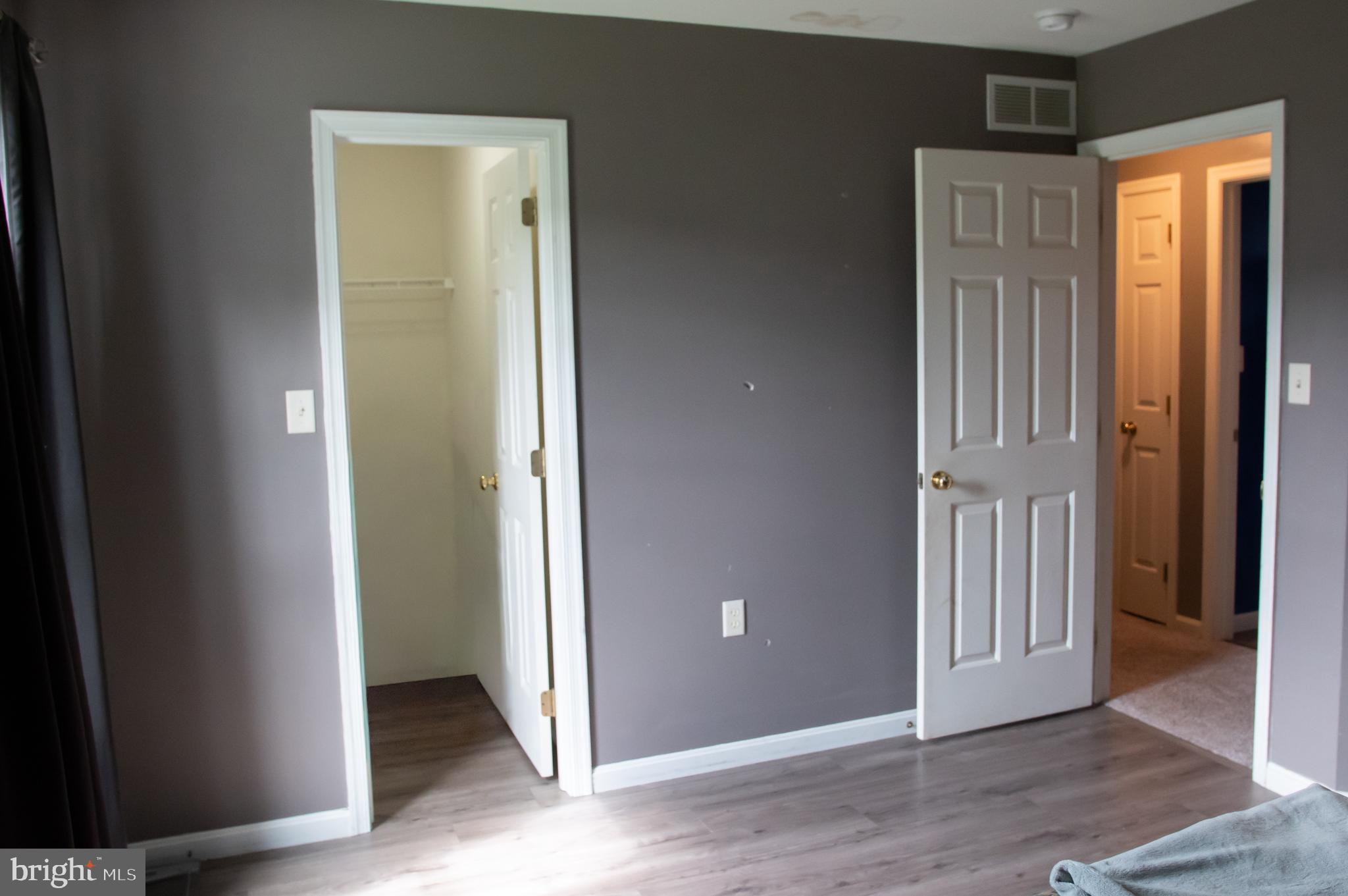 MOUNTAIN SHADOWS - Residential