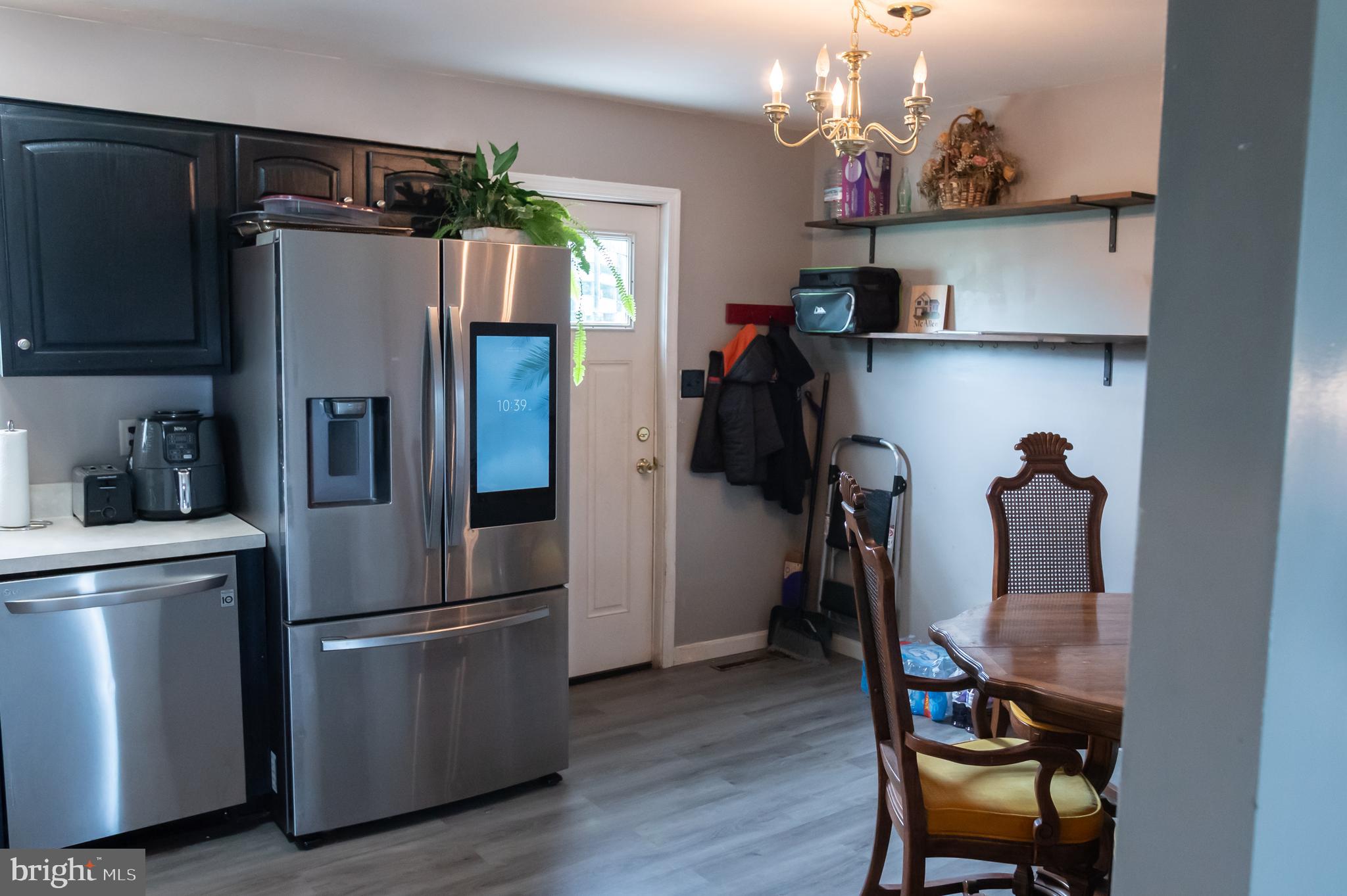 MOUNTAIN SHADOWS - Residential