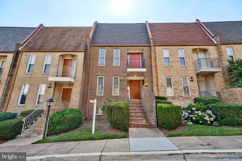 Townhouse For Rent - 1733 Cy Court<br/> VIENNA, VA 22182